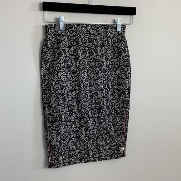 Aritzia Wilfred Campagne Black Lace Skirt Two Side Zipper Vents Size 0 - Picture 4 of 11